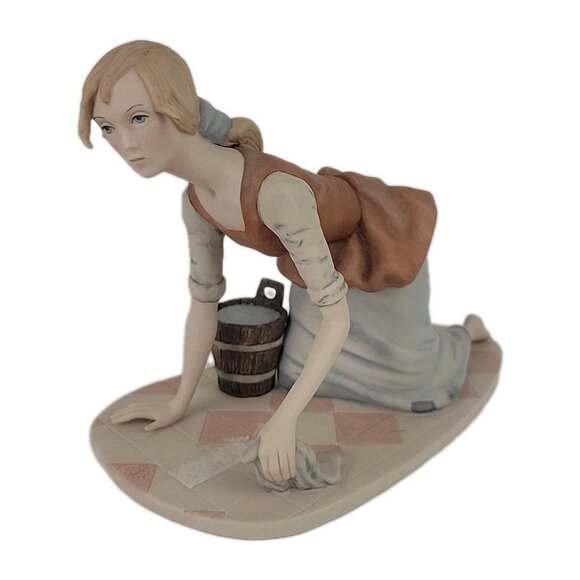 Laszlo Ispanky Cinderella Girl Washing Floor Limited Edition Porcelain Figure - Picture 1 of 6
